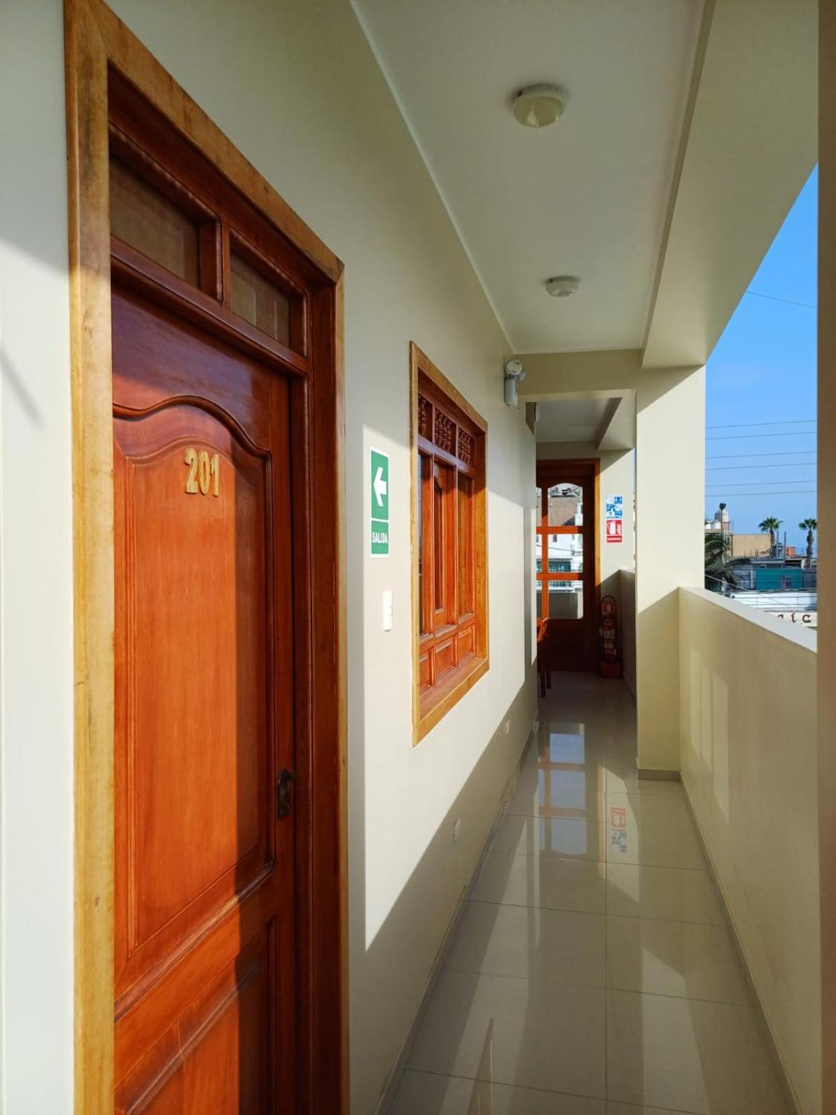 Arena Hostal باراكاس المظهر الخارجي الصورة