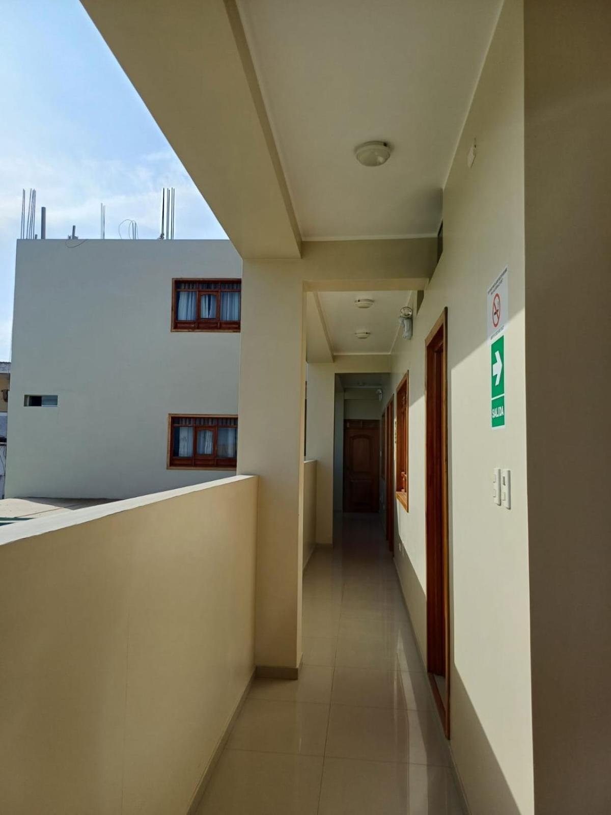 Arena Hostal باراكاس المظهر الخارجي الصورة